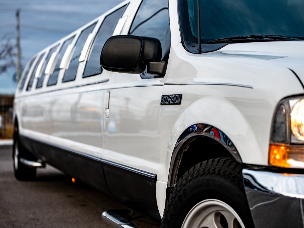 Bachelor Limo about